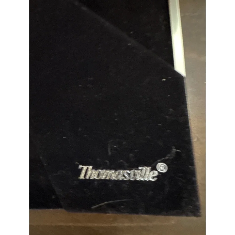 Thomasville Polished Silver Tone 4x6 Picture Frame Modern Velvet Back Tabletop